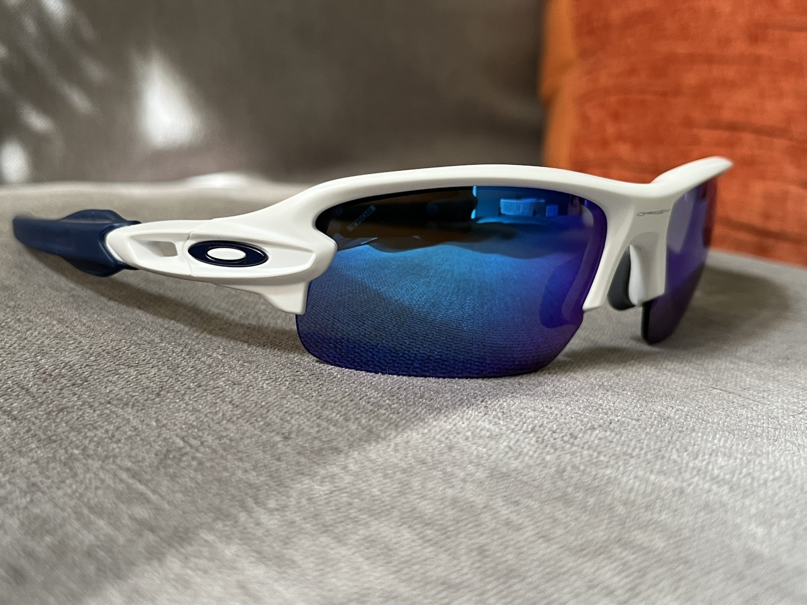 Oakley FLAK XXS YOUTH Matte White PRIZM Sapphire Blue Lens Sunglass OJ9008-07