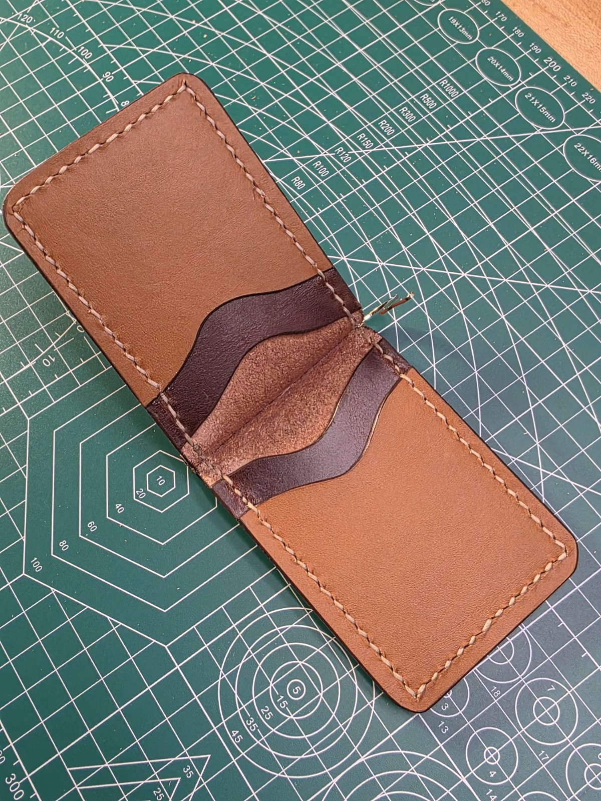 Hand Made Full Grain Leather Money Clip Hold 8 Cards.