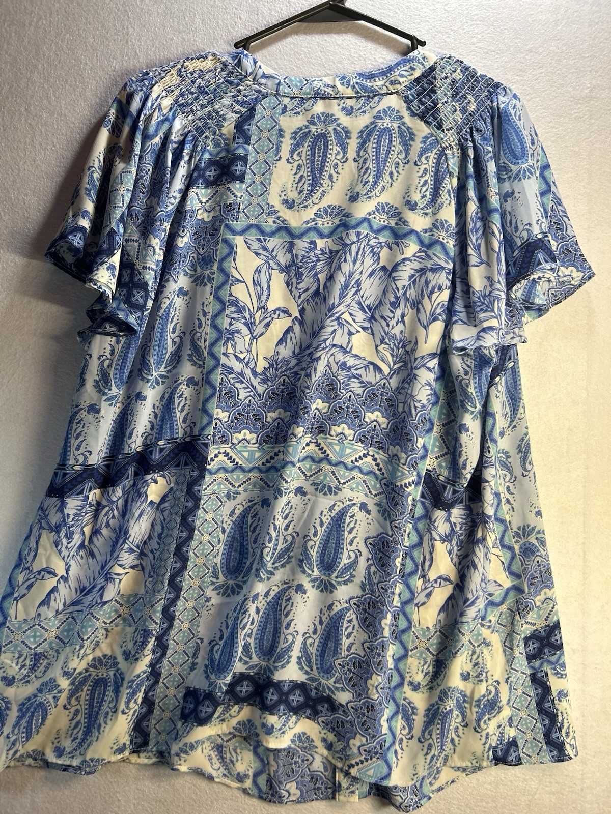 ROSE+OLIVE Blue/White Paisley V-Neck Smocked Flutter Short Sleeve Blouse 1X