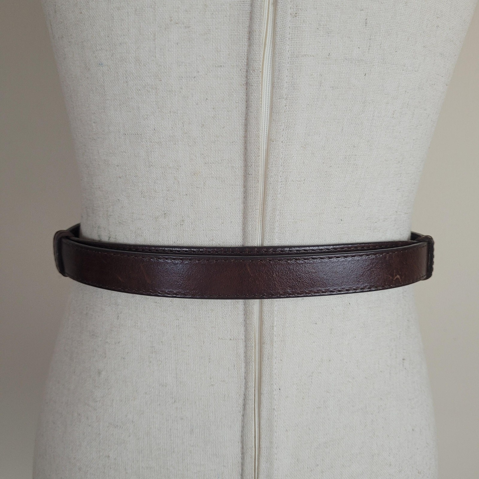 Chicos Belt Medium Brown Leather Waist Toggle Buckle Minimalist Adjustable Boho