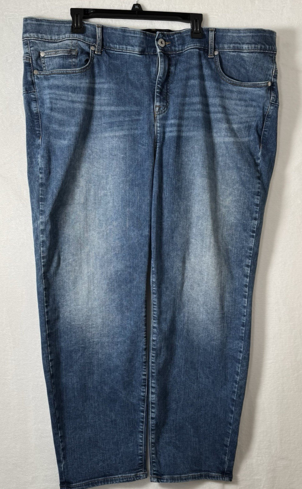 Torrid Jeans Women’s 28R Bombshell Straight Premium Stretch