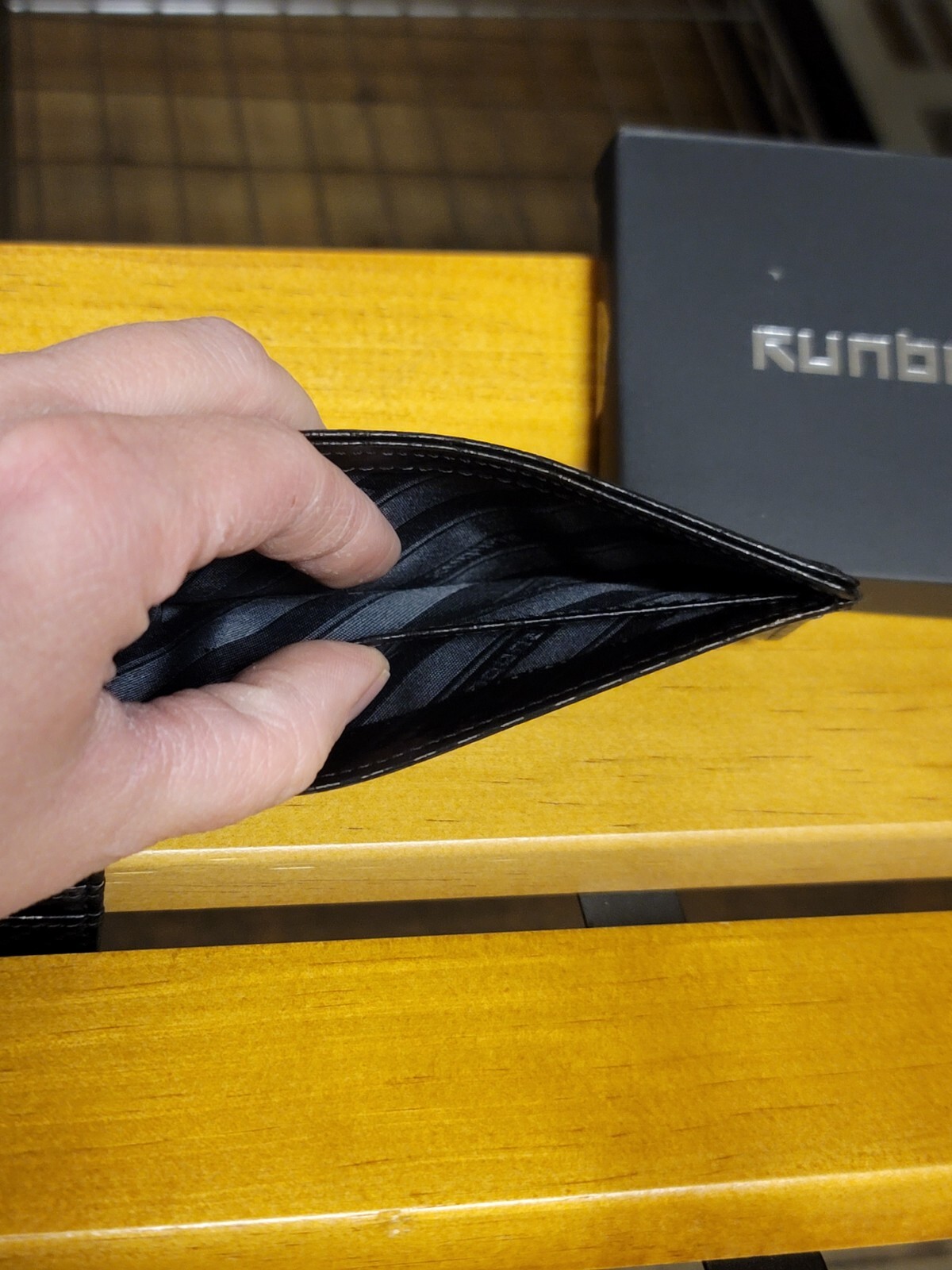 Runbox RFID Slim Wallet – Leather – New With Giftbox..