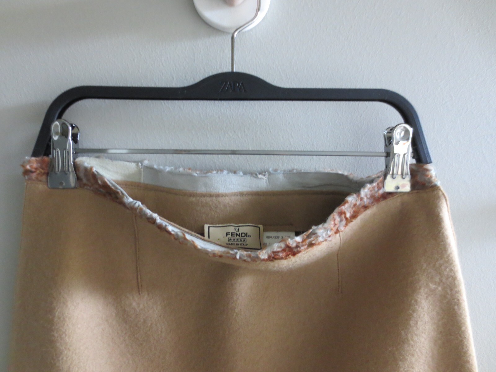 AUTH FENDI 100% WOOL PENCIL MIDI SKIRT IN CAMEL Sz-40 $1050
