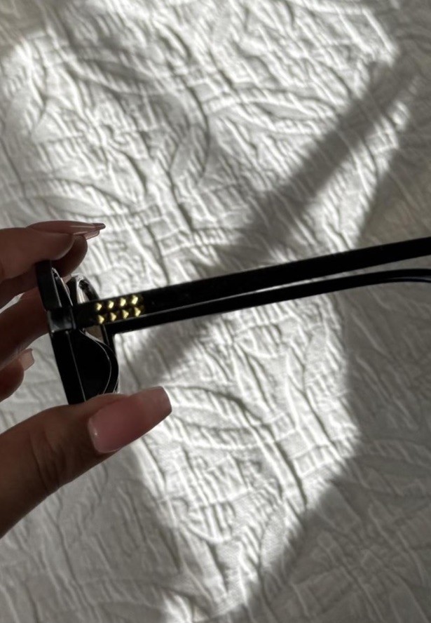 Oval Sunglasses Black Plastic Frame Brown Tinted Plastic Lenses Solid