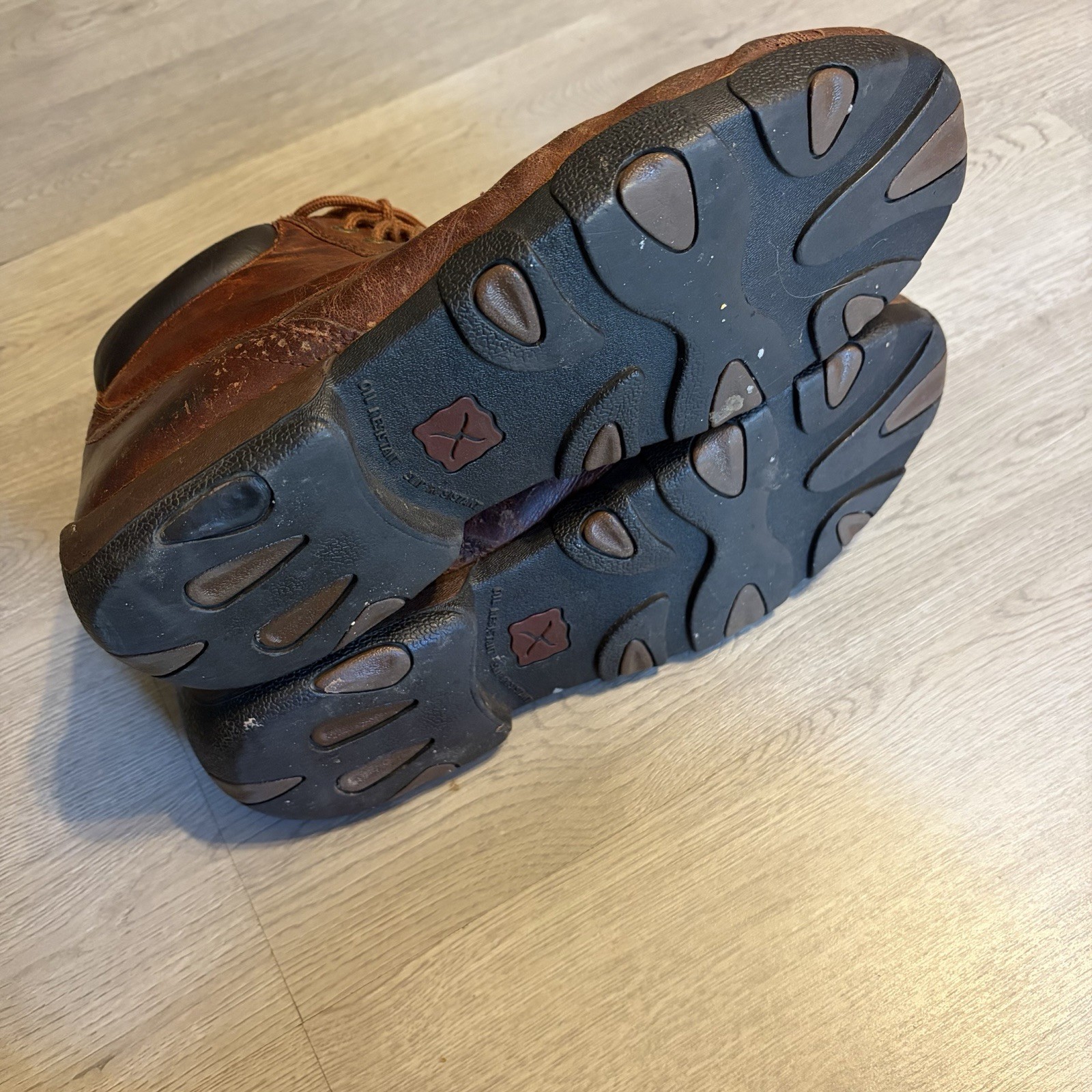 VTG Y2K Men’s Twisted x Brown Leather Moc Size 10
