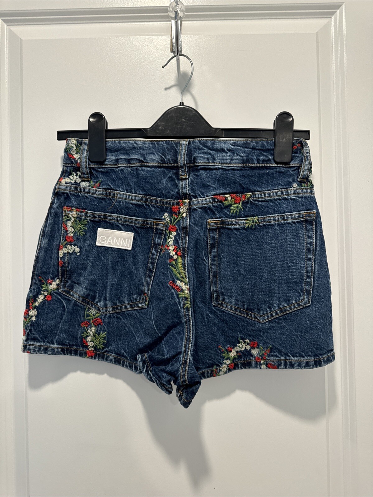 GANNI Denim Flower Embroidered shorts Size 26 NWT RARE