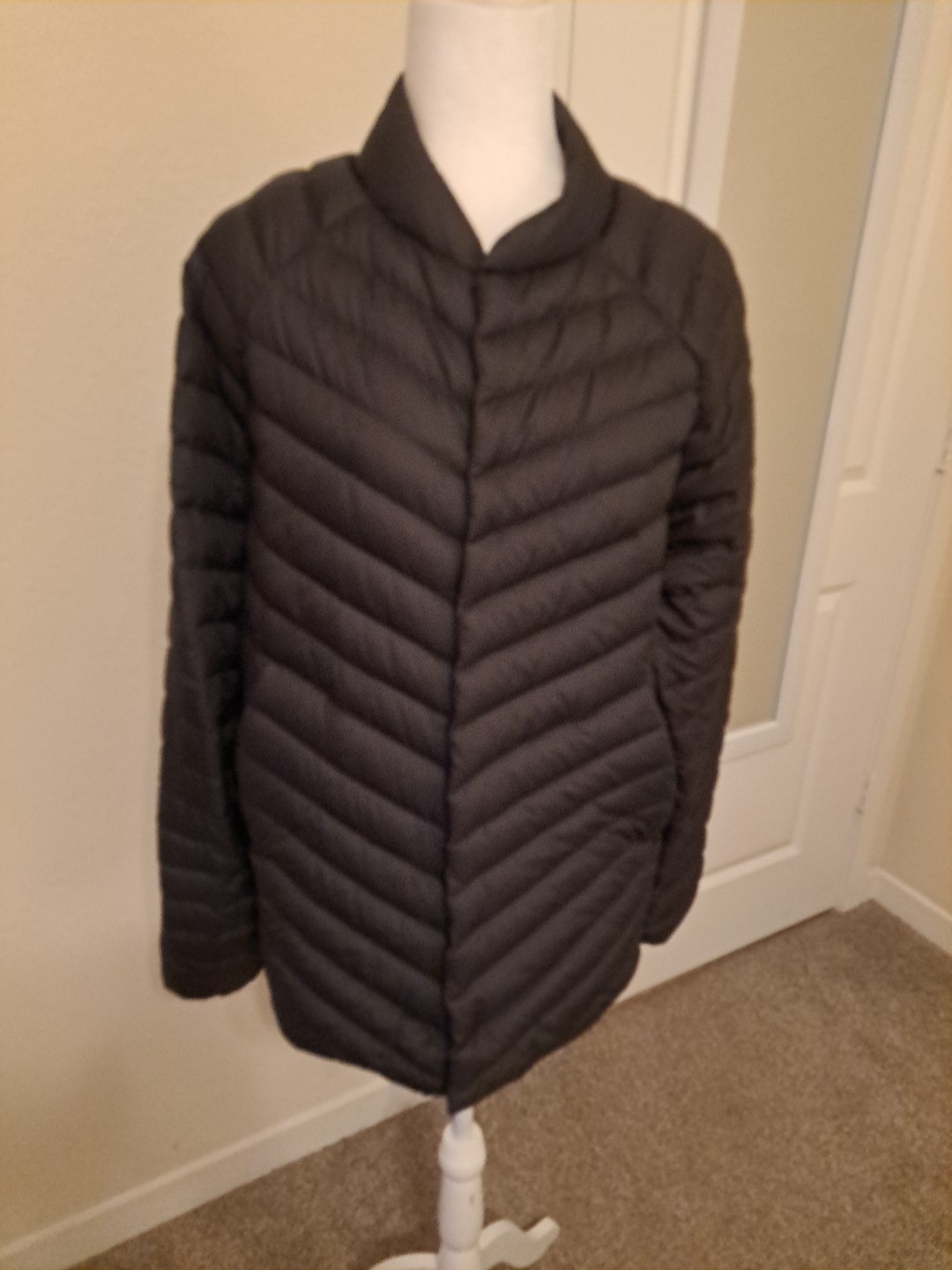 Lululemon Mens Snap Down Jacket Onyx Sz L EUC Returns Accepted