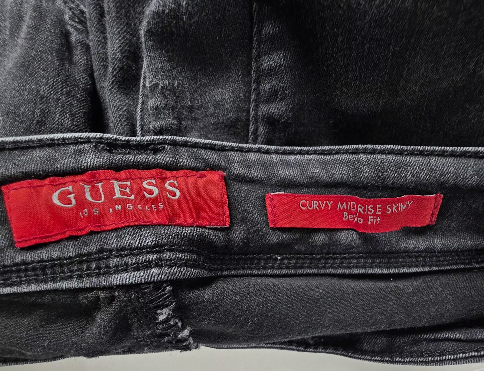 Vintage 90s Guess Women Sz 25 Curvy Mid Rise Skinny Bella Fit Black jeans