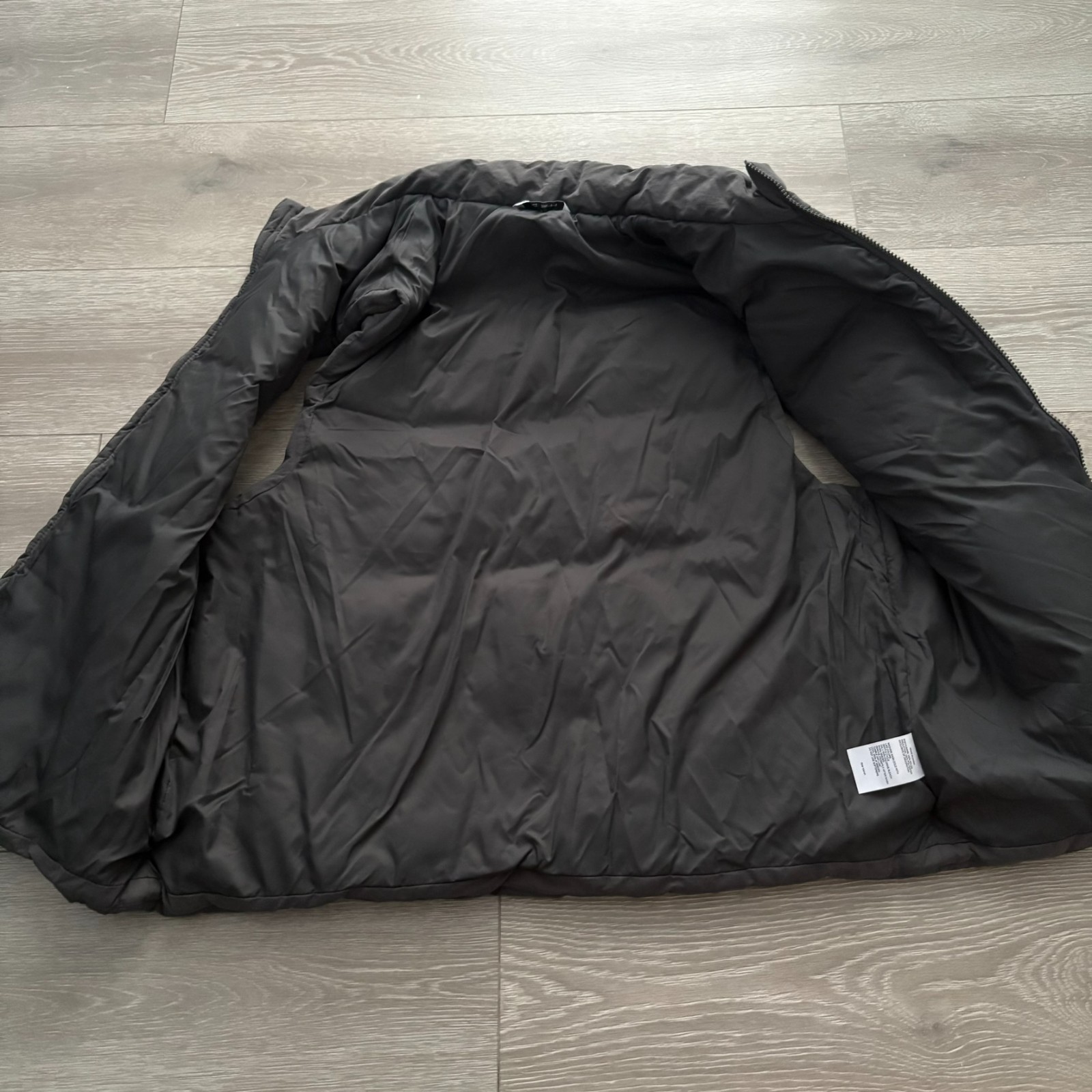 NWT DSG Mens Dark Gray Black Lined Full Zip Insulated Winter Puffer Vest Size L