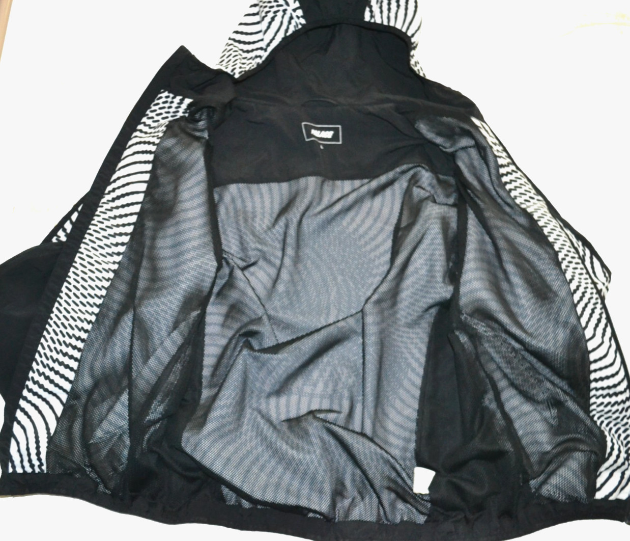 Rare! PALACE SKATEBOARDS Swirl Hood Jacket Men’s Large Nylon Windbreaker