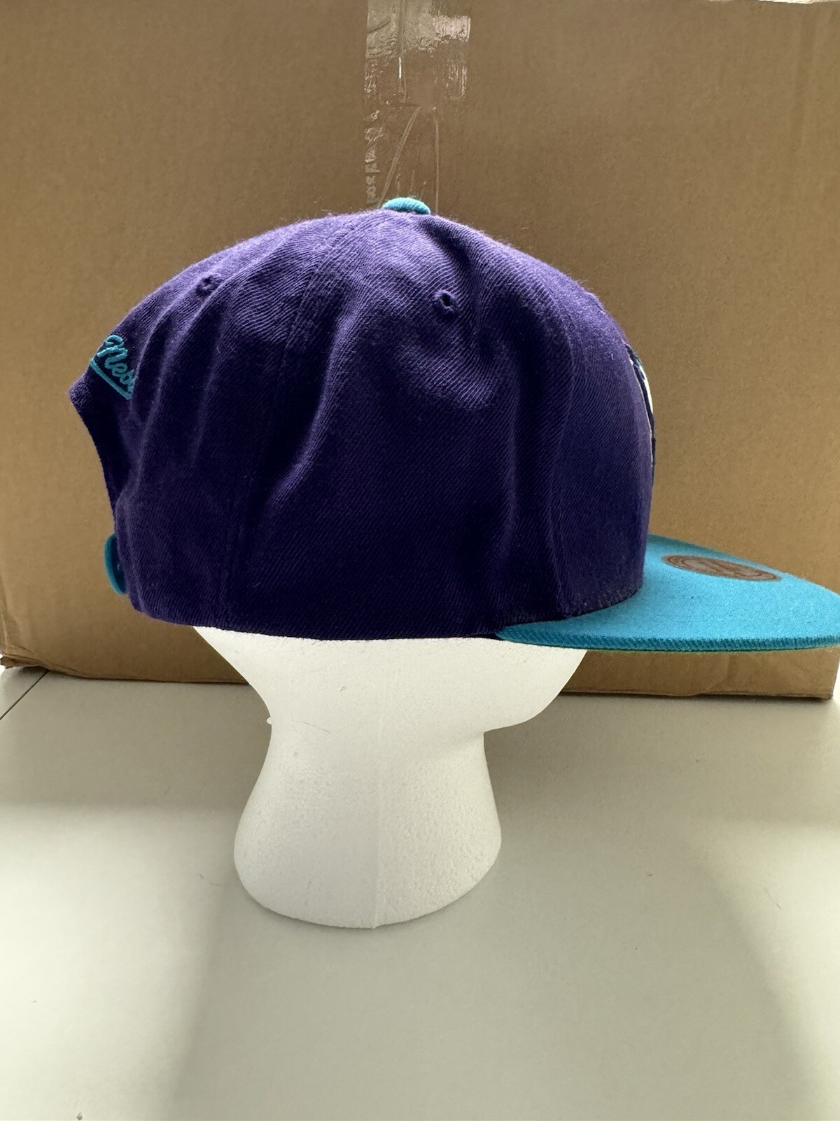 Charlotte Hornets NBA 2 Tone Team Logo Snapback Hat Mitchell & Ness EUC