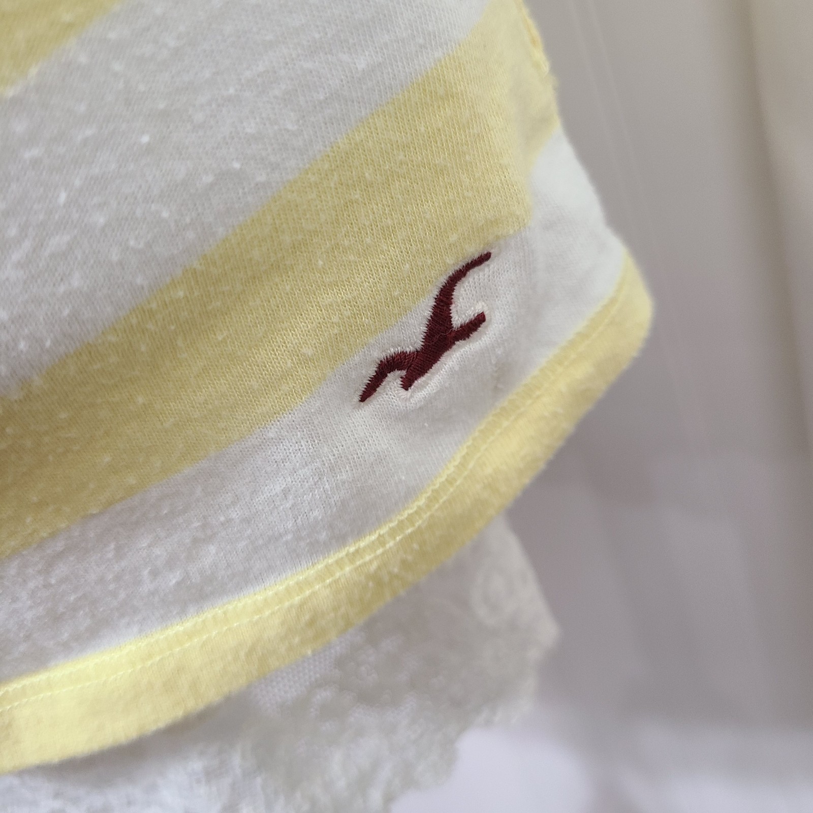 ♡ Y2K ♡ Hollister Butter Yellow Striped Keyhole Babydoll Short Sleeve Top