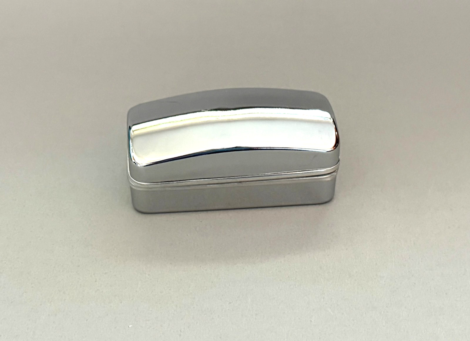 30-Stainless Steel Collar Stays in Metal Box- great for gifts- FREE shipping