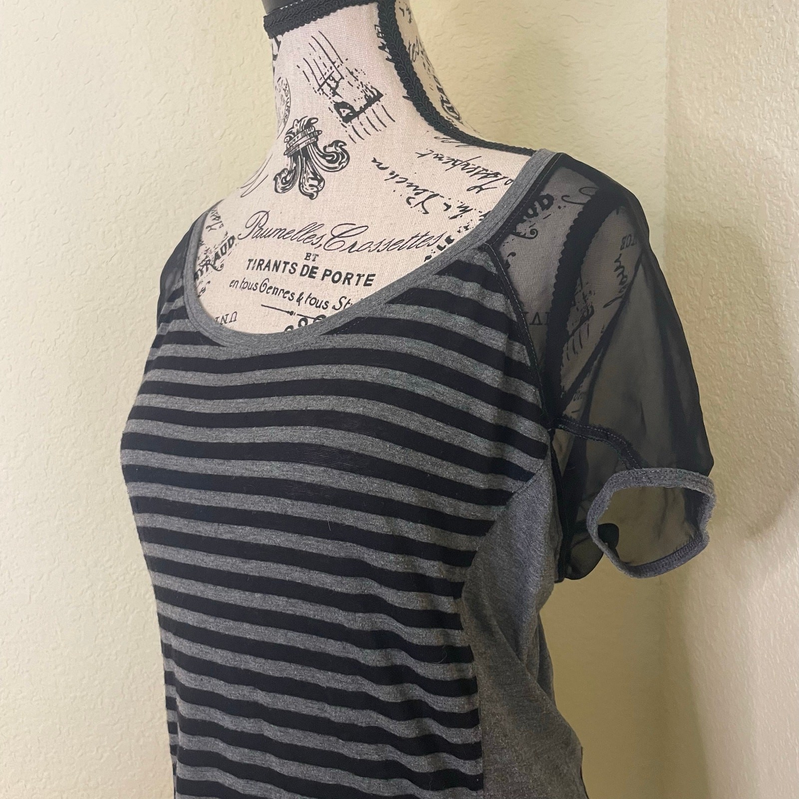 Black and grey striped guess top
