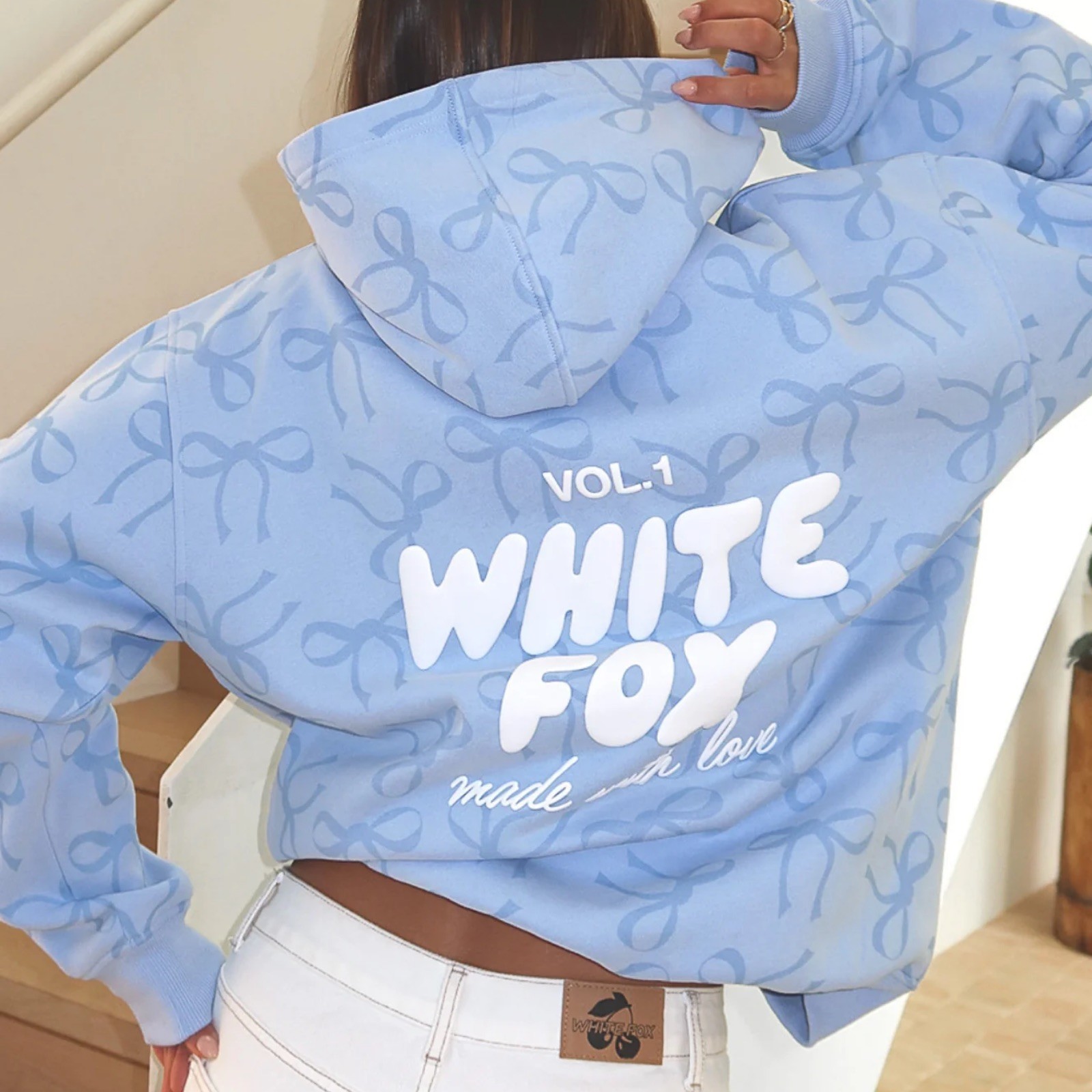 NWT White Fox Vol.1 Hoodie Offstage Printed Oversized Hoodie Blue Bow EXDAL22674