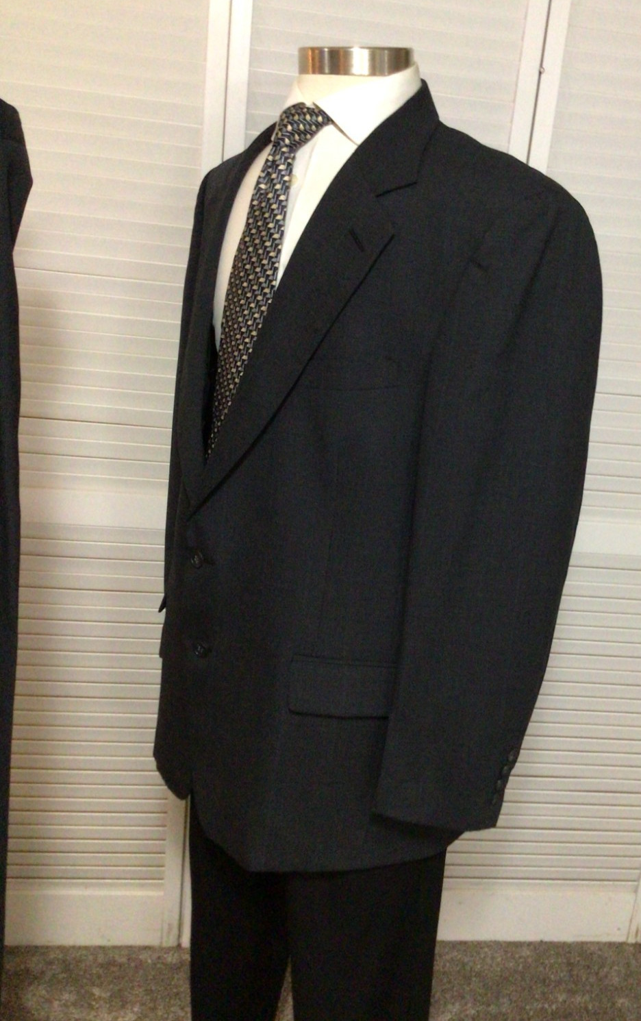 VINTAGE CRICKETEER MENS CHARCOAL GRAY 2 PIECE SUIT SIZE: 48 PANTS 42×28
