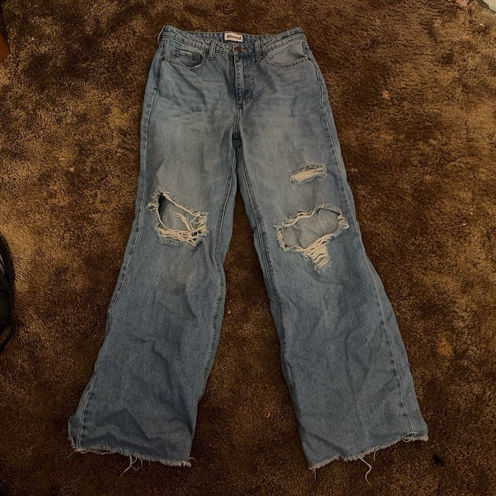Abound Women’s Wide-Leg Jeans Light Wash Distressed 5-Pocket Blue, Size 28