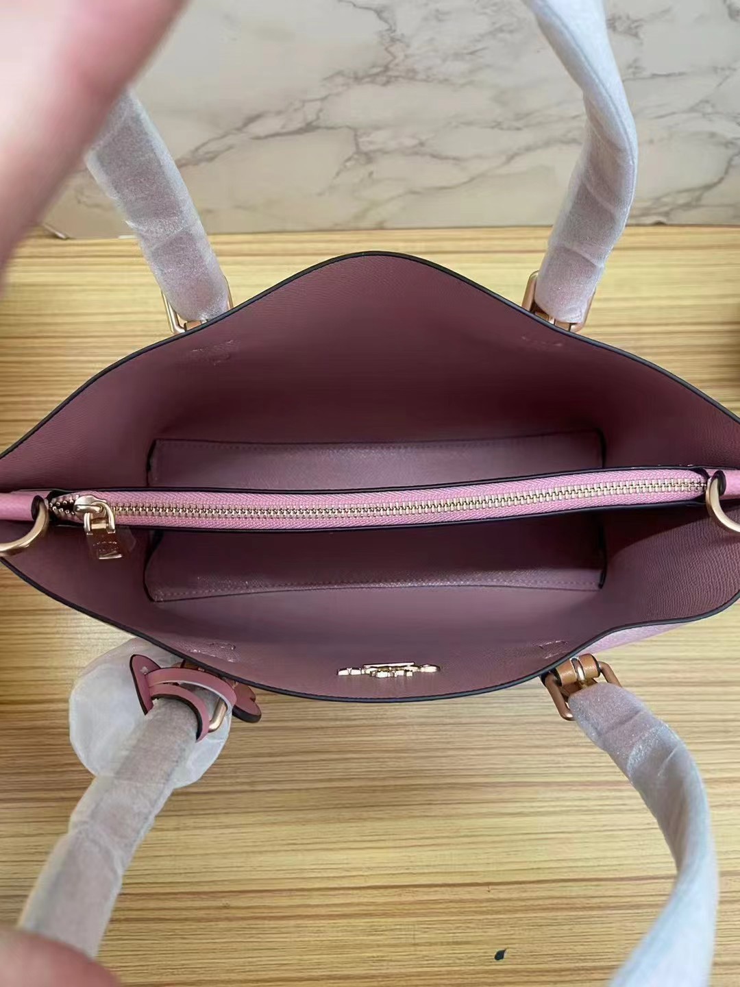 Mollie Tote Bag 25 In Signature Canvas With Charms Gold/Powder Pink CER24