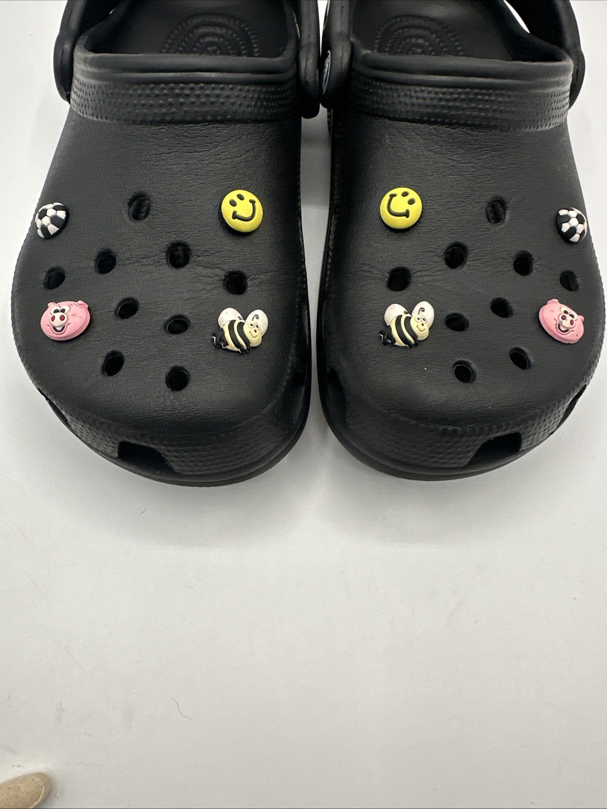 CROCS Black Classic Clogs w/ Jibbitz Charms Size: Men 4 / Women 6