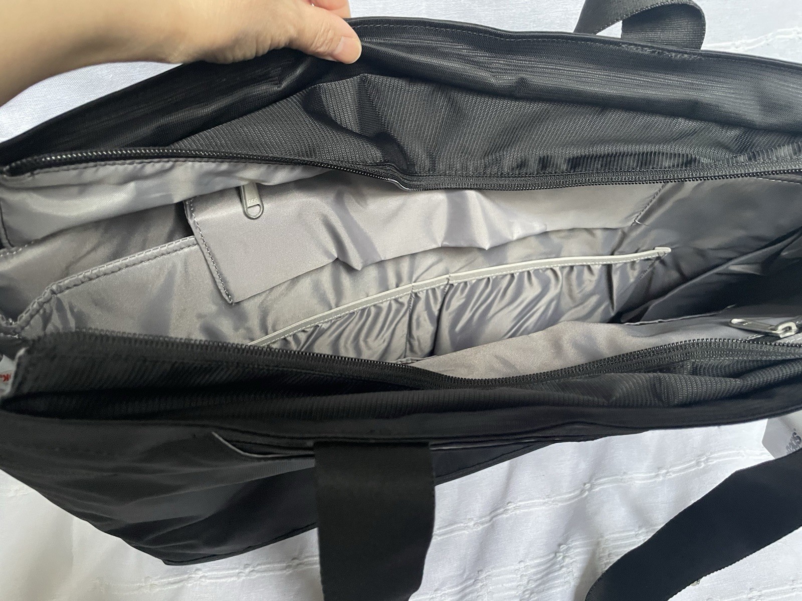 Black Laptop Tote Bag Zip Closure Zipper Accents Inner Pockets 21”x13”