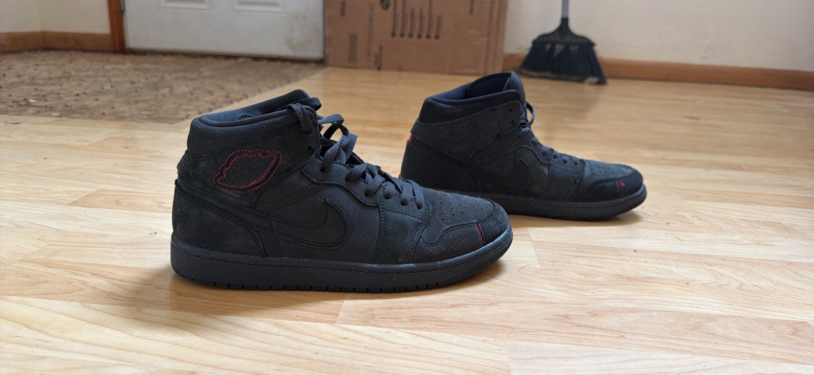 Jordan Air Jordan 1 Men’s Black High Top Lace-Up Basketball Sneakers