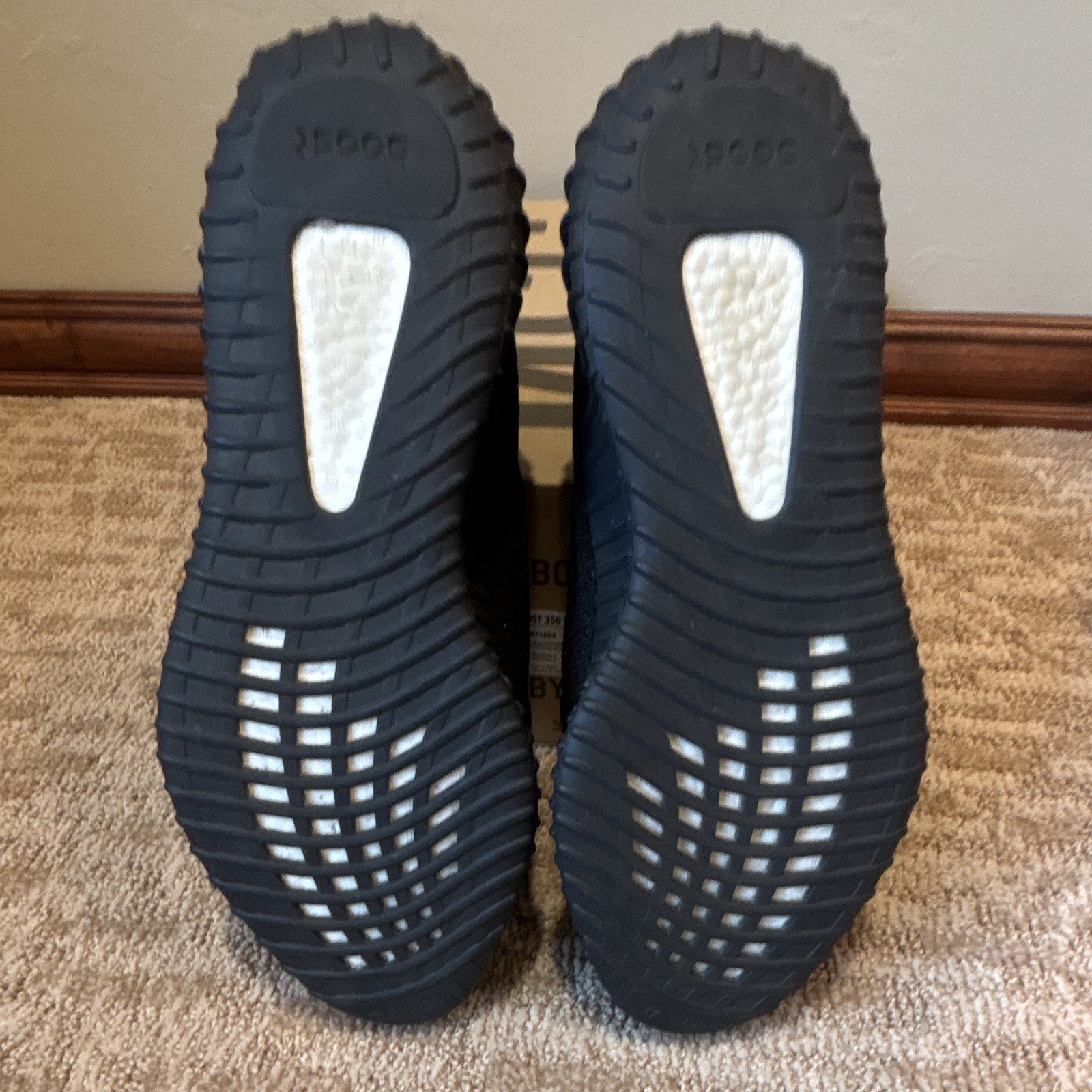 adidas Yeezy Boost 350 V2 Oreo Core Black/Core White Primeknit Men BY1604
