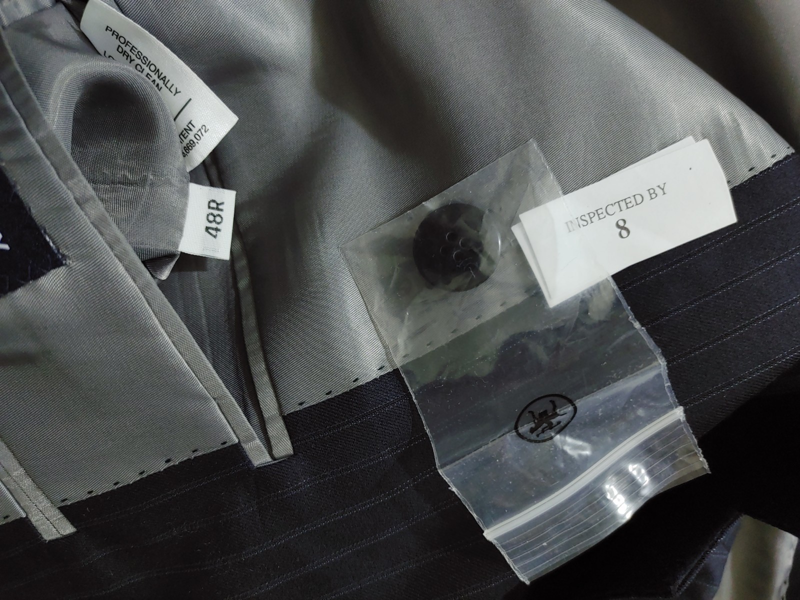 Hart Schaffner & Marx 2 Piece Suit 48/50R Navy Wool 43×28 Pants Chalk Pinstripe