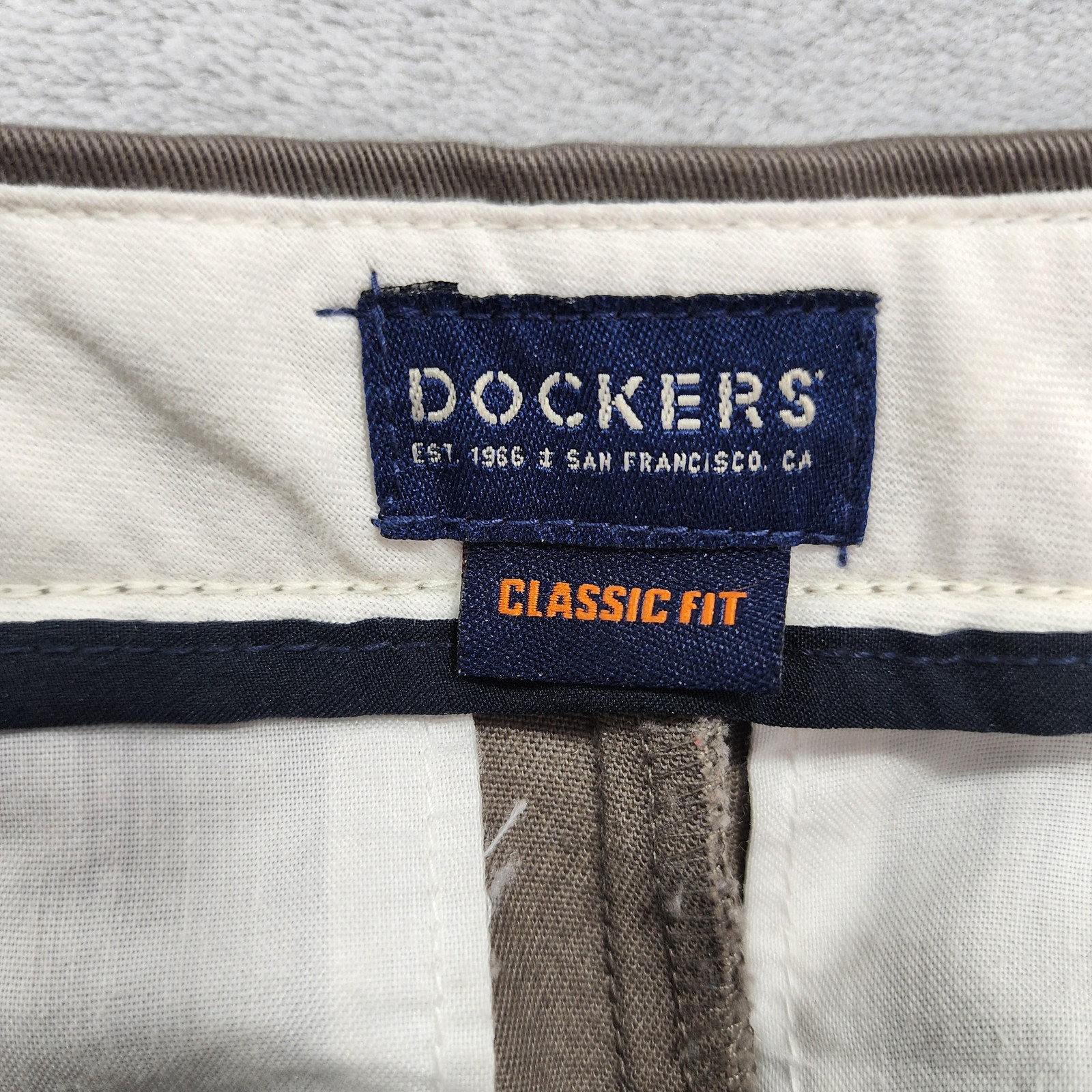 Dockers Pants Mens 30×30 Brown Classic Fit Pleated Chino Straight Stretch Khakis
