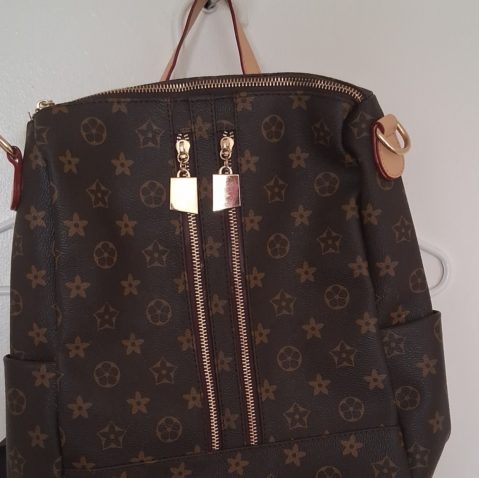 Women’s Brown Monogram Shoulder Bag Brown Shoulder Strap Gold Zipper Hardware