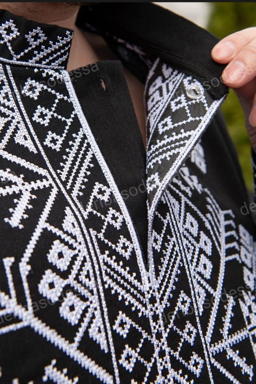 Traditional Ukrainian men’s embroidered shirt Vyshyvanka XS,S,M,L,XL 2XL,3XL,4XL