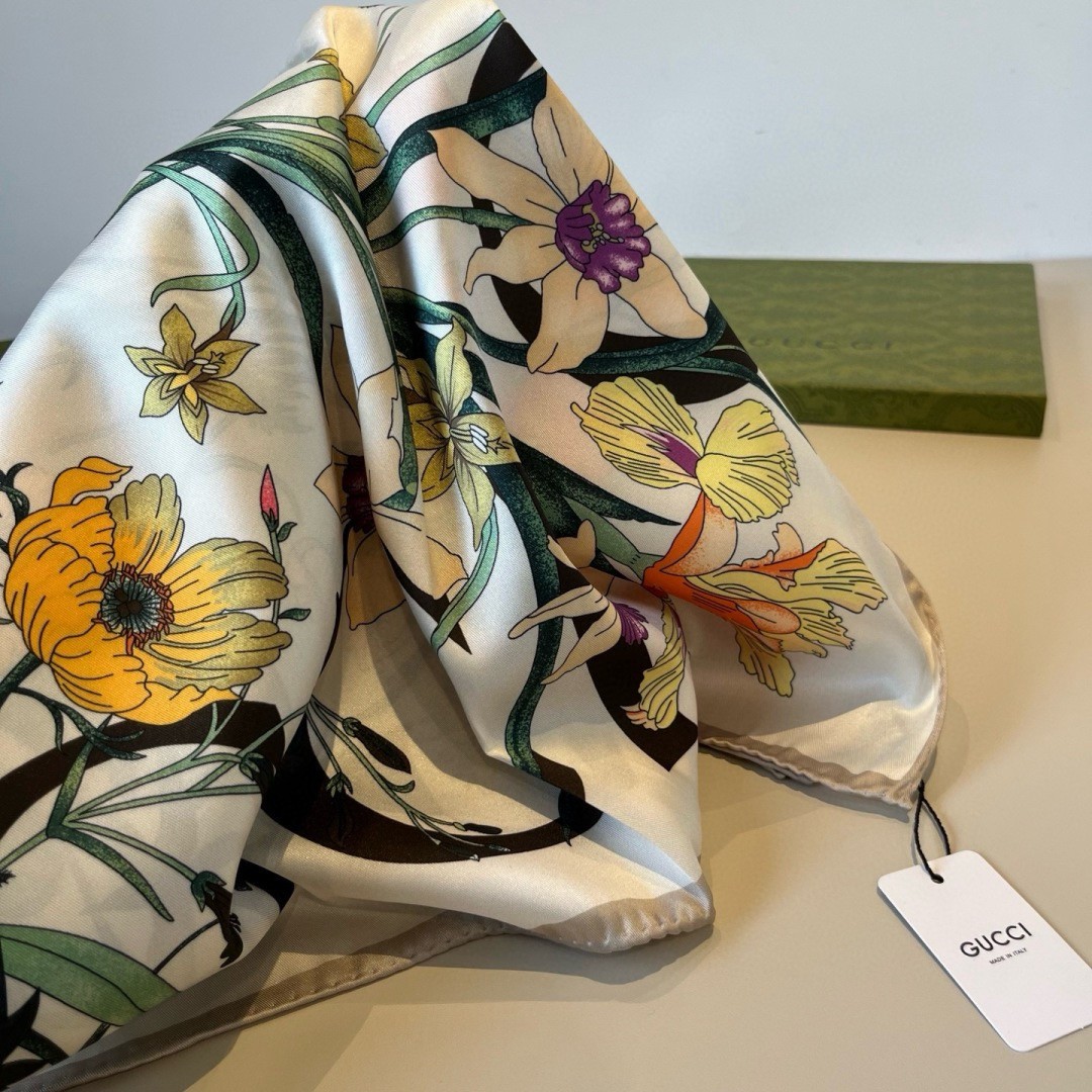 Gucci Floral Patterns silk Scarf Shawl