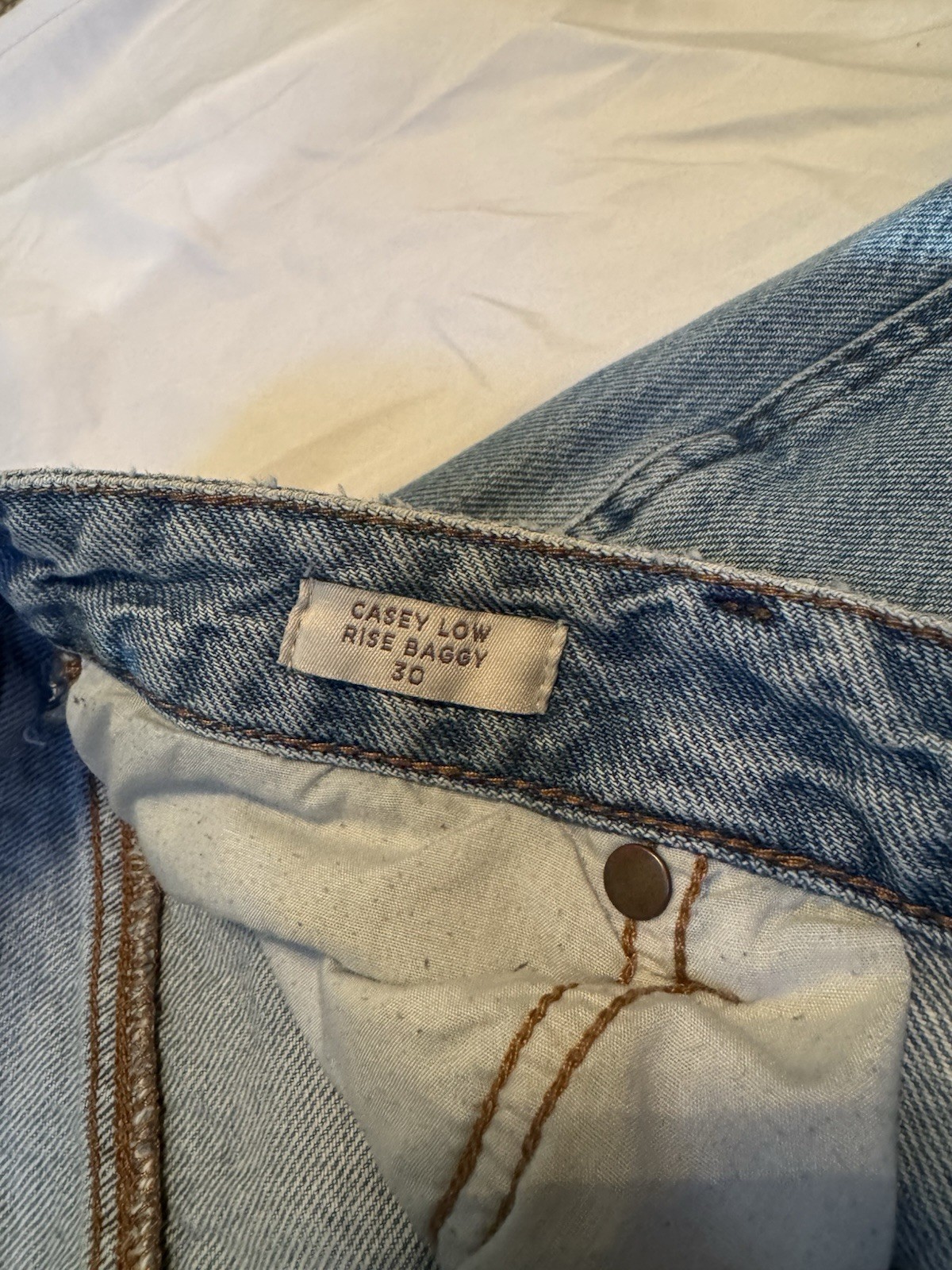 PacSun Women’s Blue Light Wash Low Rise Wide-Leg Jeans 5-Pocket Button Zip