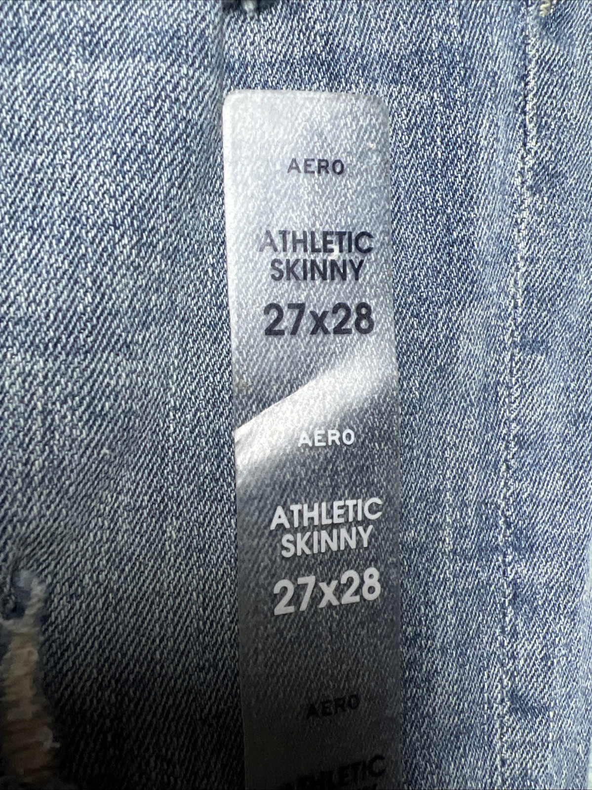 Aero Jeans Athletic Skinny Women’s 27×28 Distressed Light Wash Denim Preppy NWT