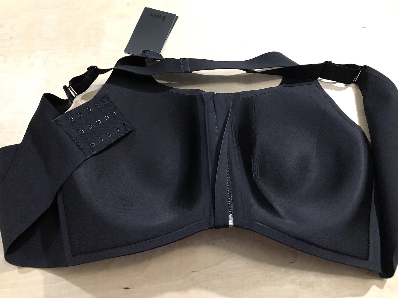 Knix Women’s High Support Zip Front Catalyst Sports Bra Size: 8+ Black NWT