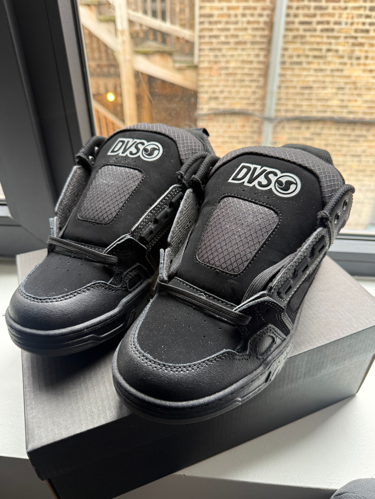 DVS Comanche – BLACK/CHARCOAL – (NEW/ALL SIZES)🖤