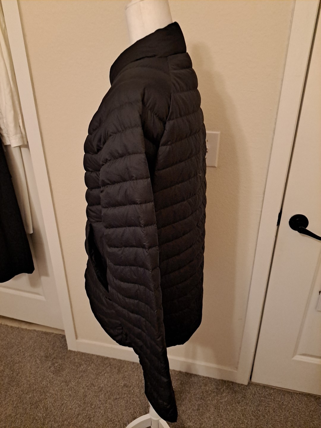 Lululemon Mens Snap Down Jacket Onyx Sz L EUC Returns Accepted
