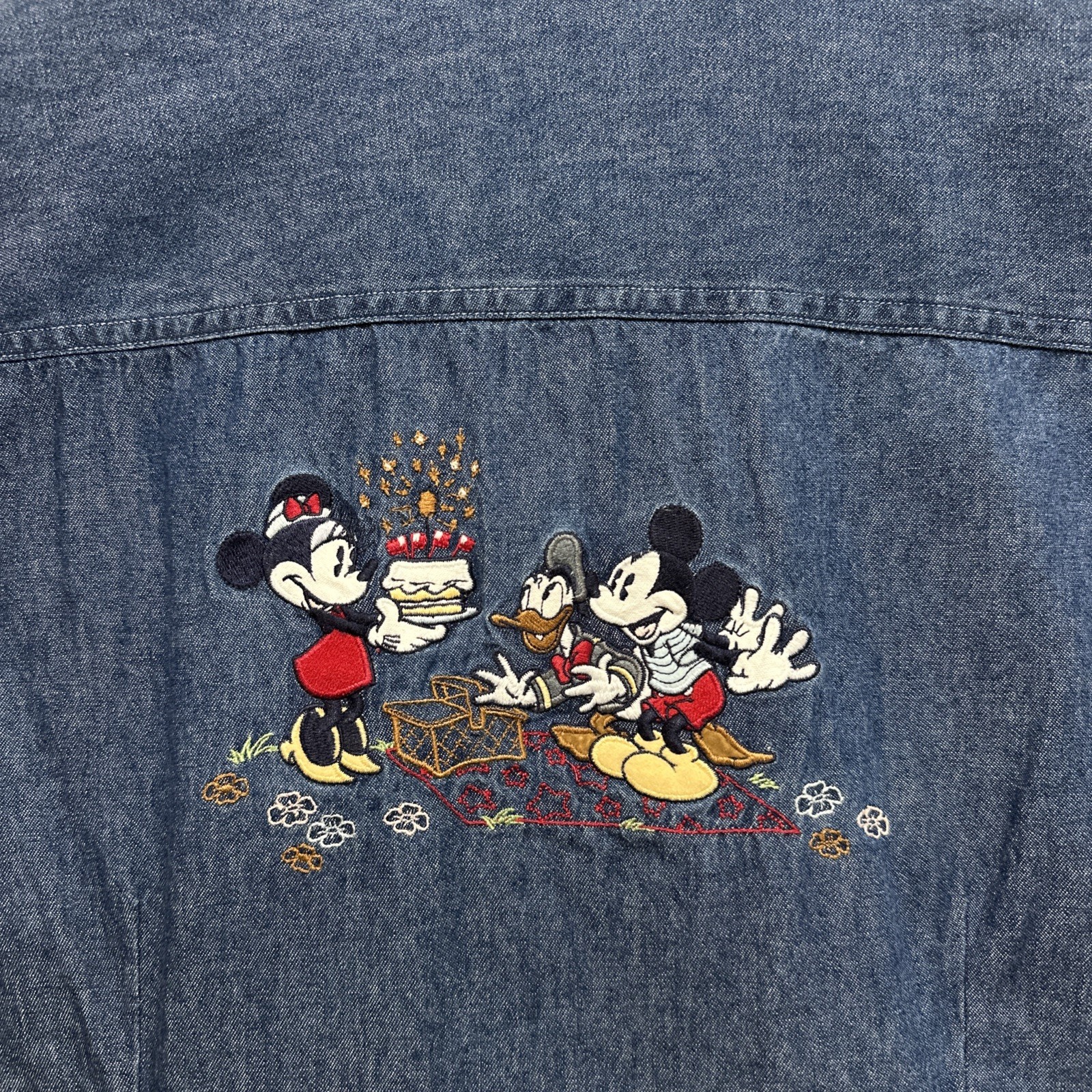 VTG Disney Store Women’s L Blue Denim Button-Down Shirt Chest Pocket Logo