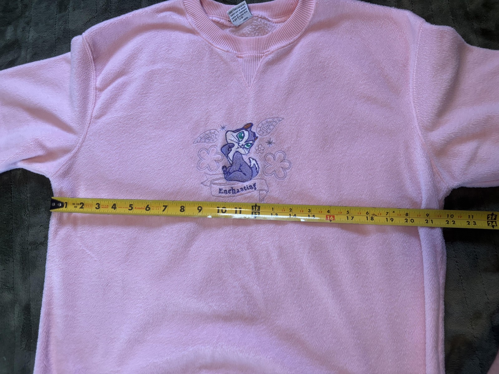 Looney Tunes Sweatshirt Large Pink Enchanting Skunk Graphic Crewneck Fleece