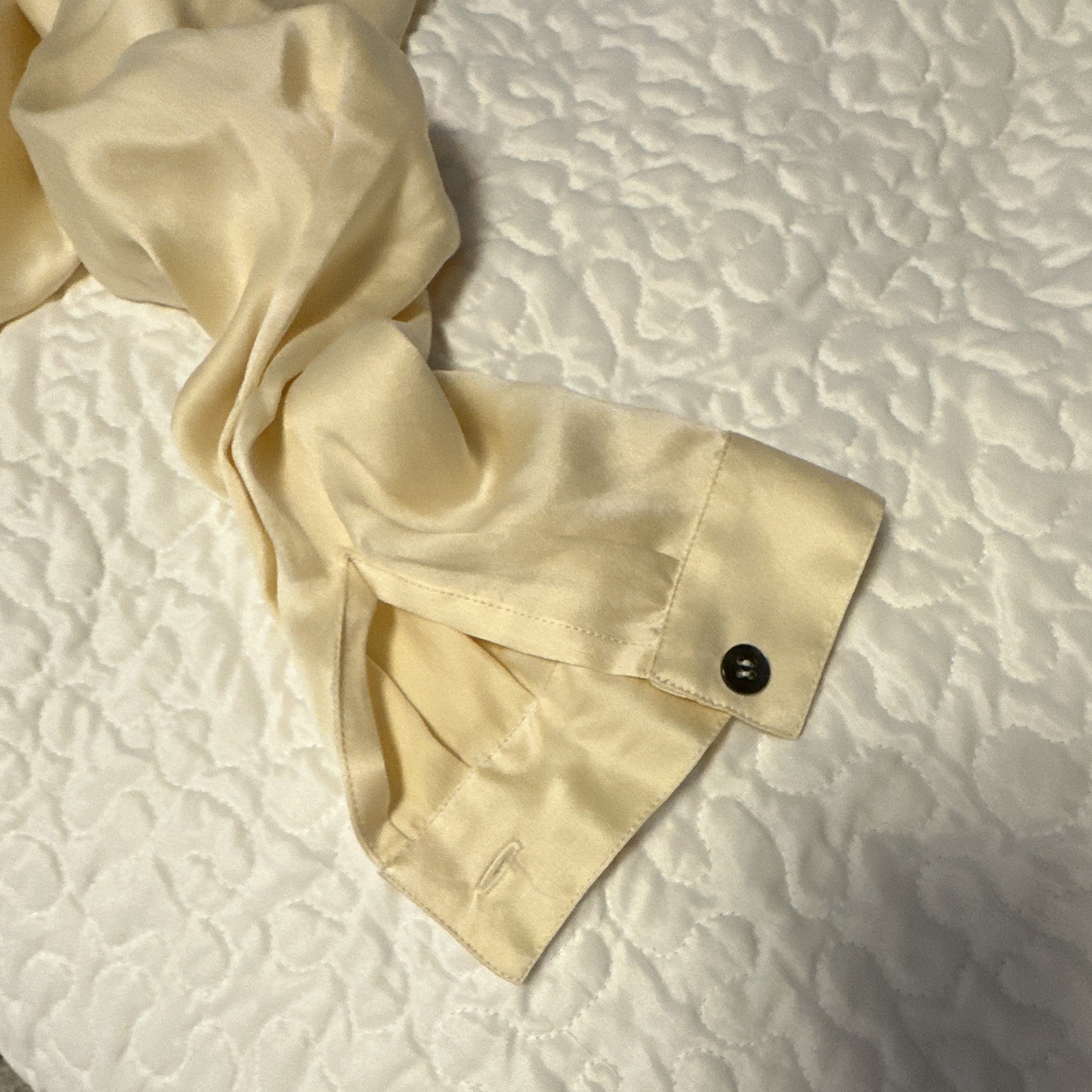 Dana Buchman Women’s 10 Ivory Solid Satin Silk Button-Up Collared Blouse LS