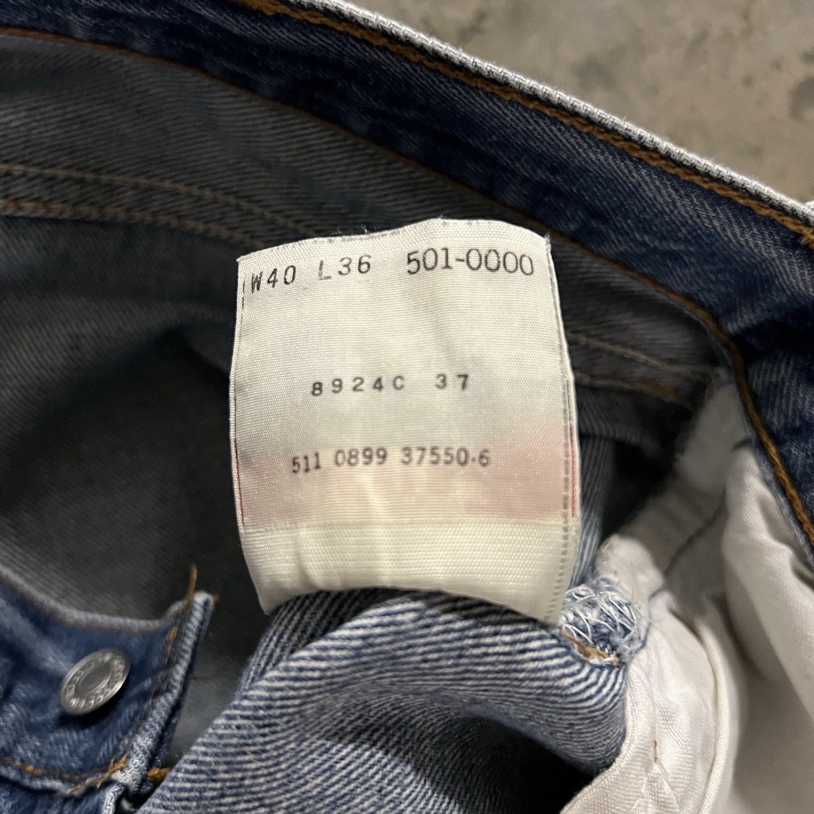 Vintage Levi’s 501XX Jeans 38×33 Made in USA Button Fly Straight Light Denim