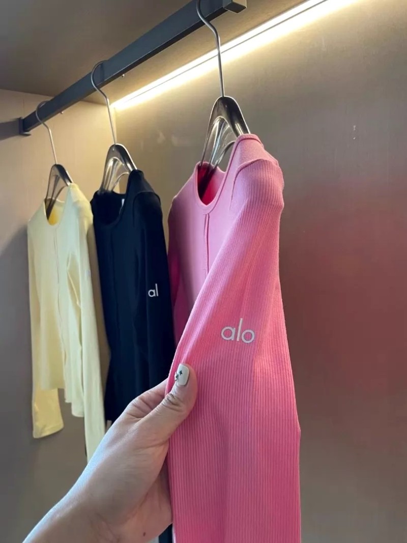 NEW AIo Yoga Dreamlight Long Sleeve Shirt Threaded Knit Soft Casual Women’s Top