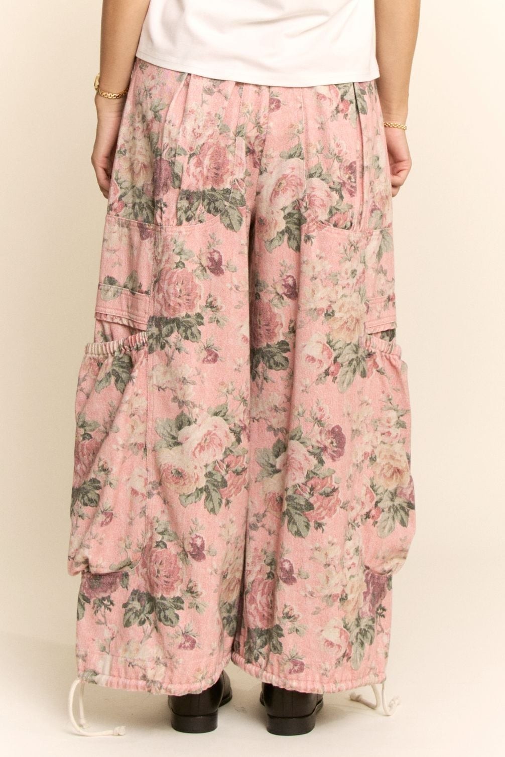 Davi & Dani Cropped Pink Denim Floral Big Pocket Cargo Barrel Pants Size Large