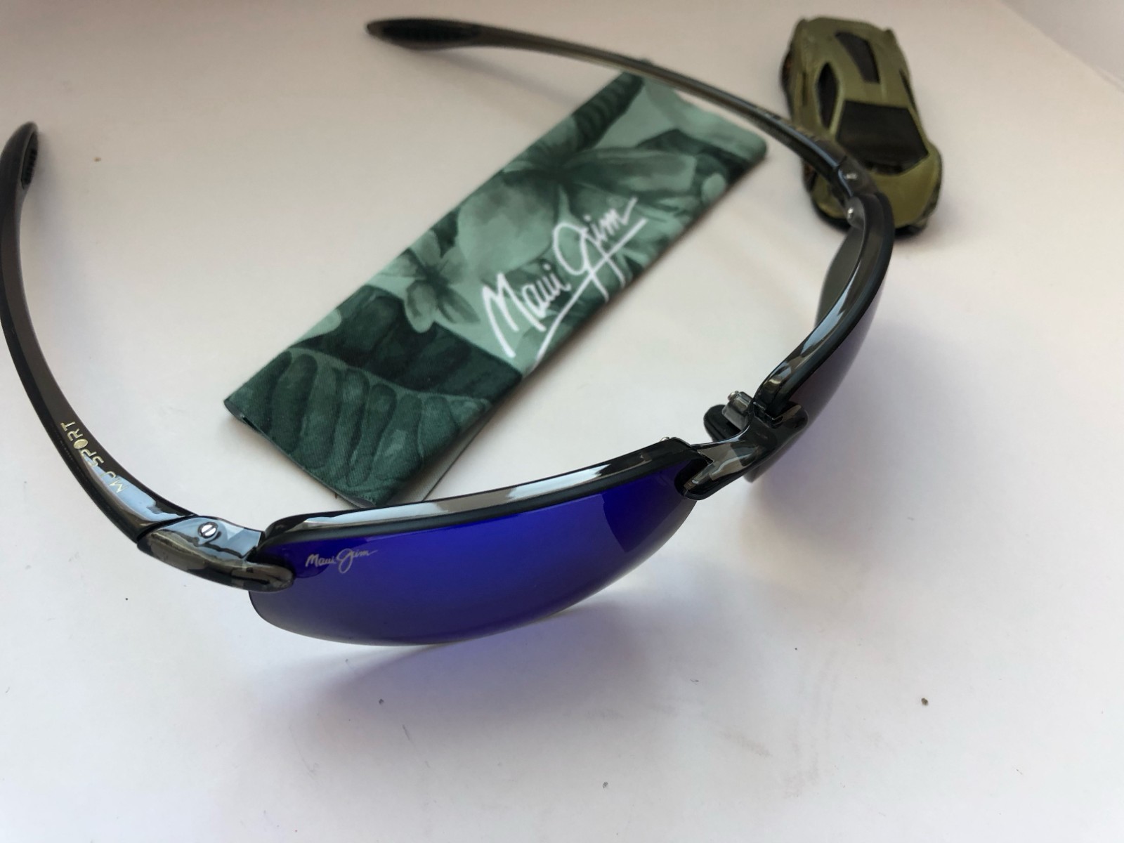 Maui Jim B407-11 Ho’okipa Sunglasses Grey Frame / Blue Hawaii Polarized Lenses