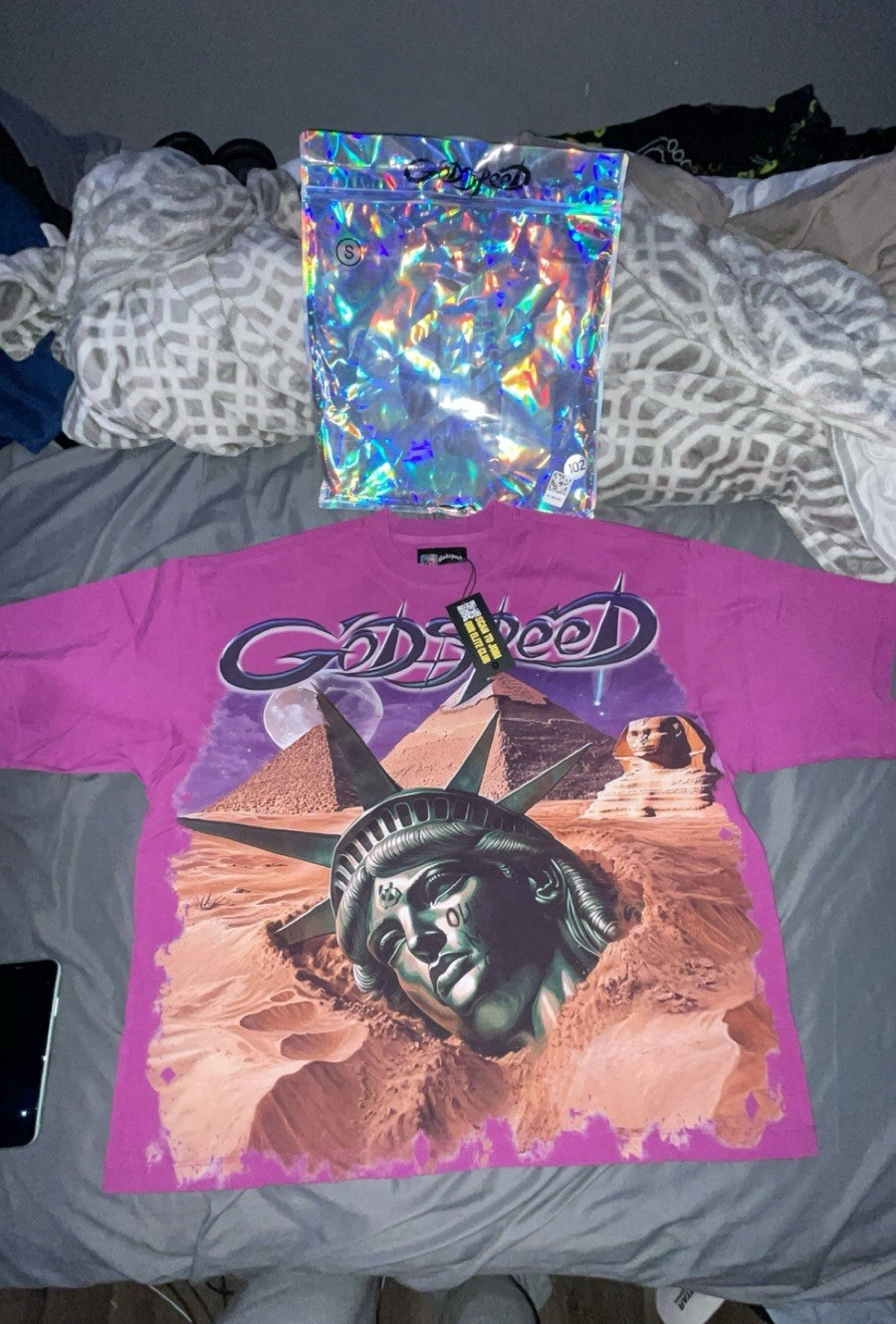 Godspeed Men’s Pink Size S Short Sleeve T-Shirt Statue of Liberty “Out Of Many”