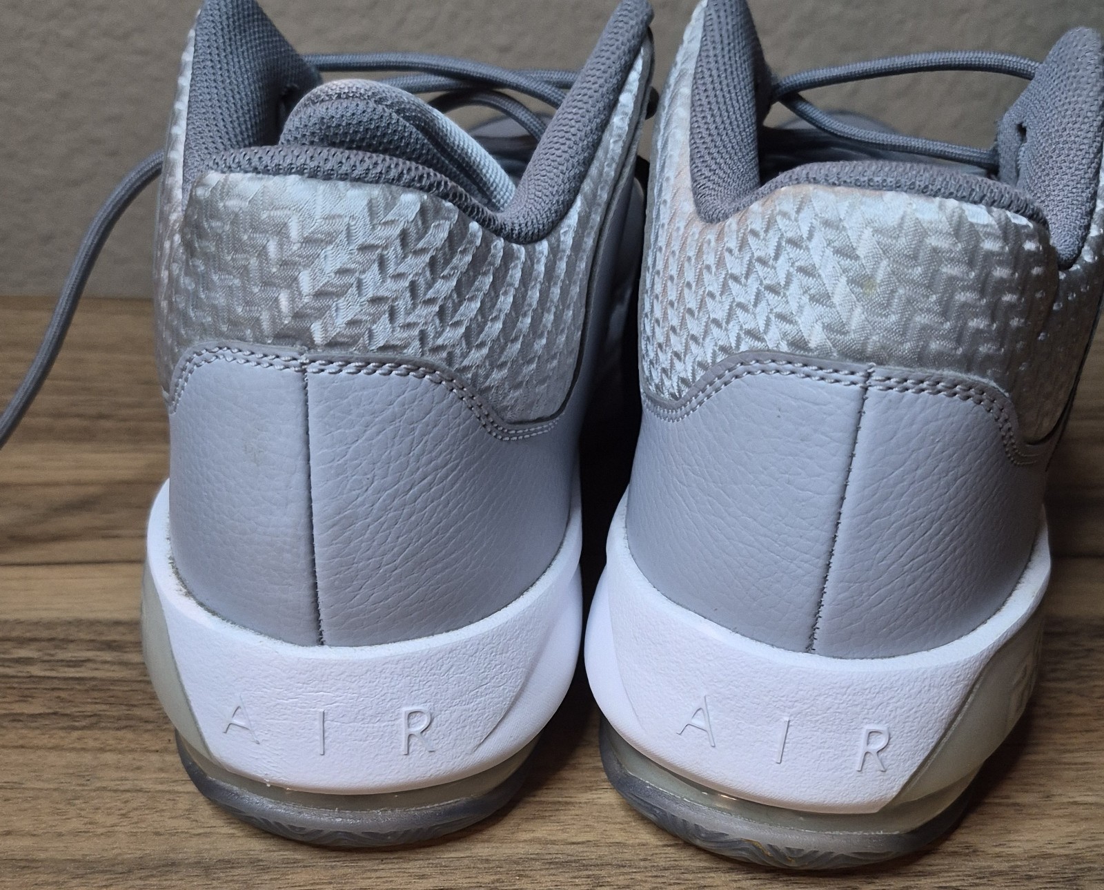 Jordan Air Jordan Max Aura 3 Wolf Grey/White CZ4167-005