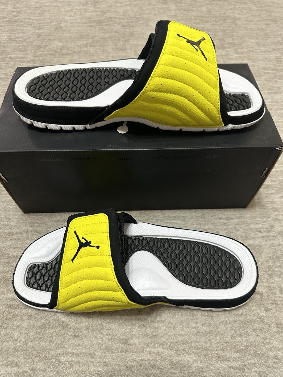 2014 JORDAN HYDRO XIV RETRO BLACK/VIBRANT YELLOW – NWB NEVER WORN SZ 10