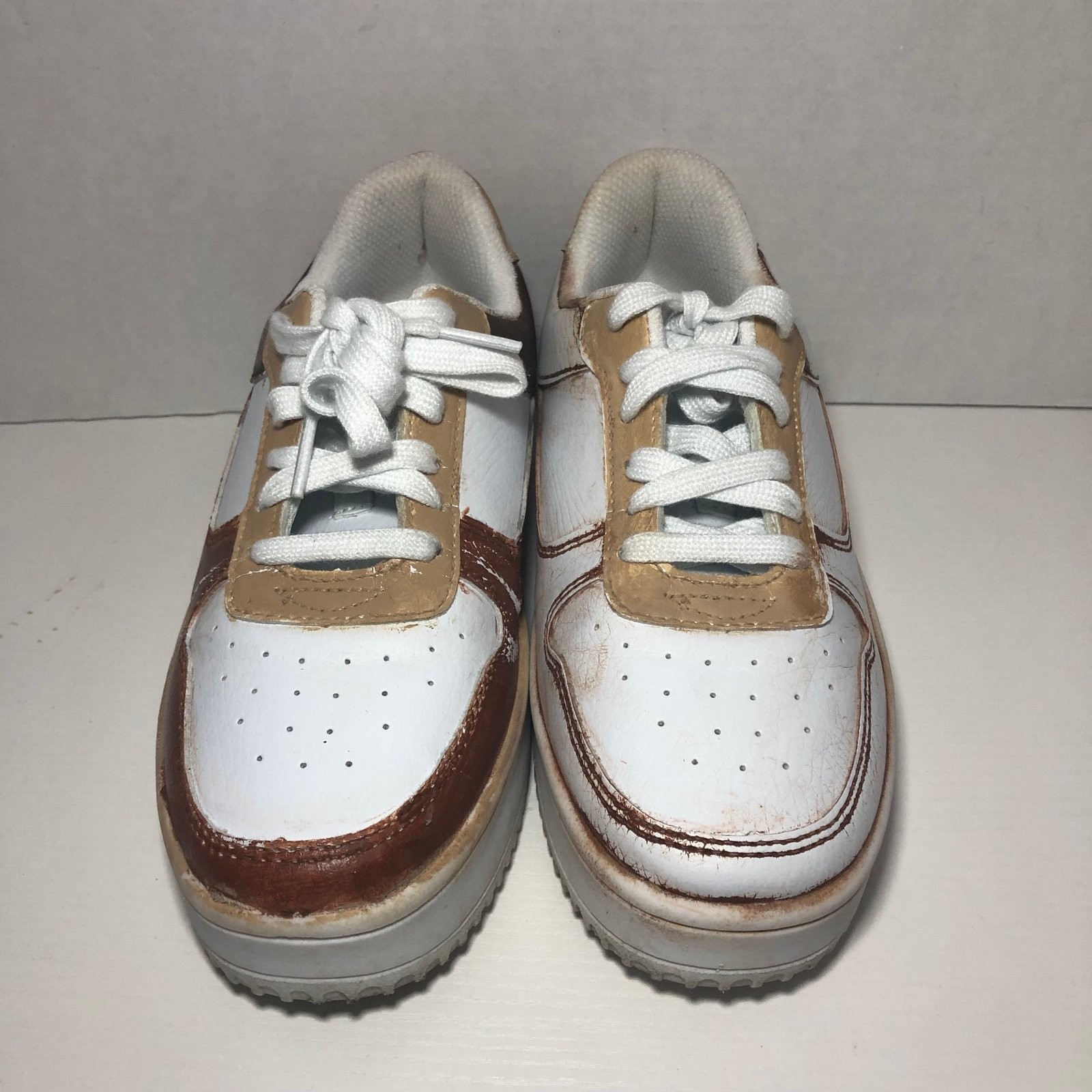 Time and Tru White Memory Foam Sneakers, Girls Size 6.5