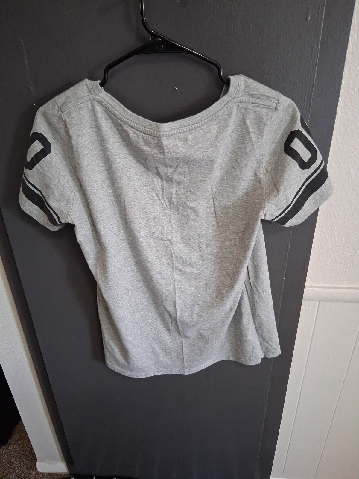 Womens Athletic Cut Nike Tshirt Size Large. [1]