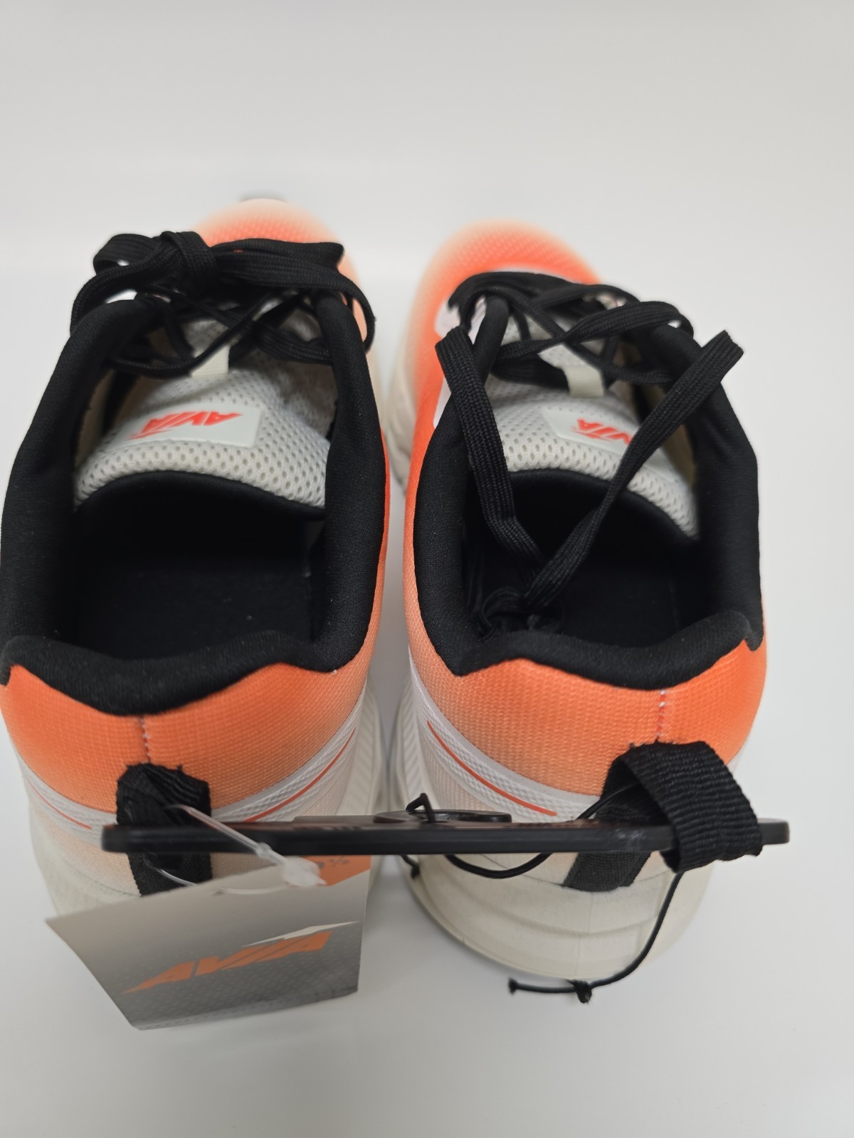 Avia MAV Jumbo Lite Runner Men’s 9 Orange White Sneakers NWT