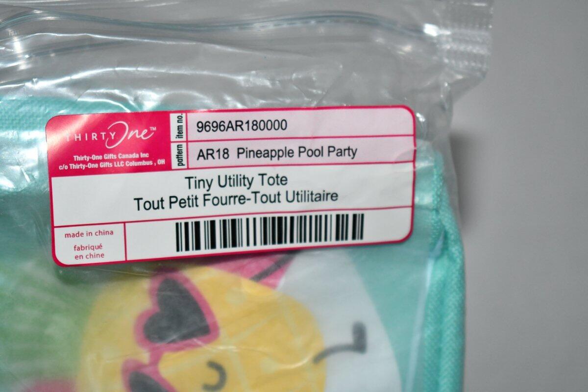 Thirty One TINY Utility Tote in Pineapple Pool Party NWT